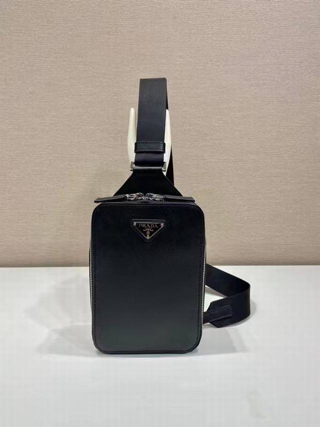 New Chest Bag 2Vz106 Chest Bag This Chest Bag Is Made Of Imported Cross-Grain Co