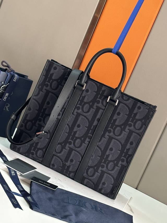 the East-West Bag Is A New Addition To The Spring 2024 Men's Collection. It E