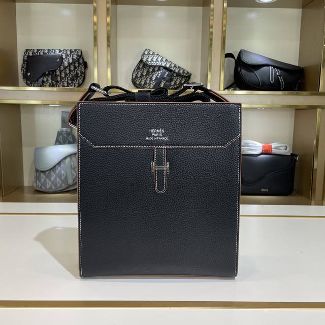 Original New High-End Men's Casual Shoulder Bag With Exquisite Workmanship And E