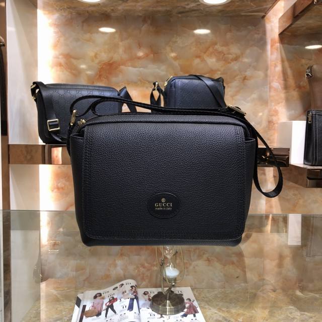 Model:85032-2 Gucci's New High-End Men's Casual Crossbody Bag Super Exquisite Wo