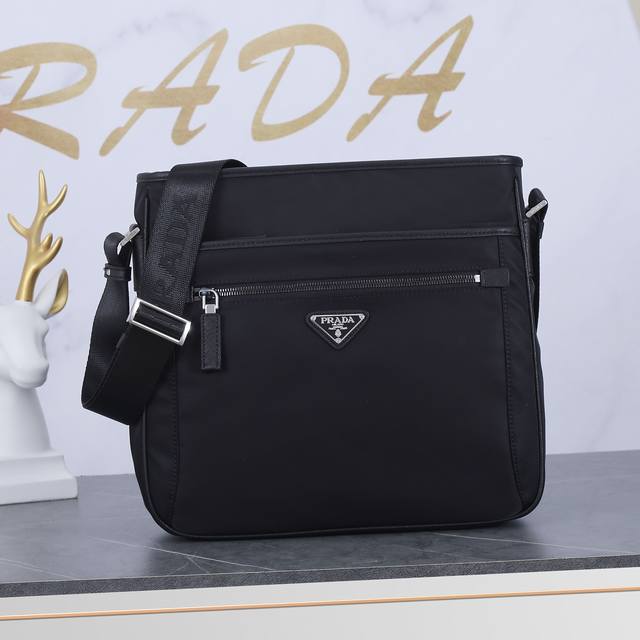 prada =P Home Style Men's Shoulder Bag Super Classic Official Network Hot Sel