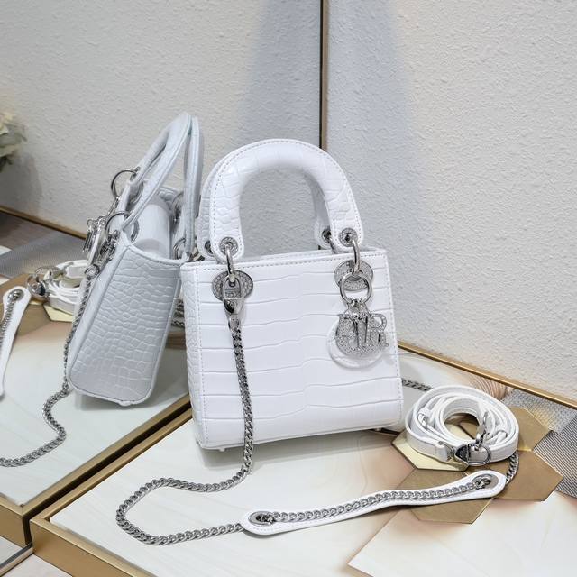 3-Grid Diamond Mini Lady Classic Princess Diana Series Is A Classic Series Th