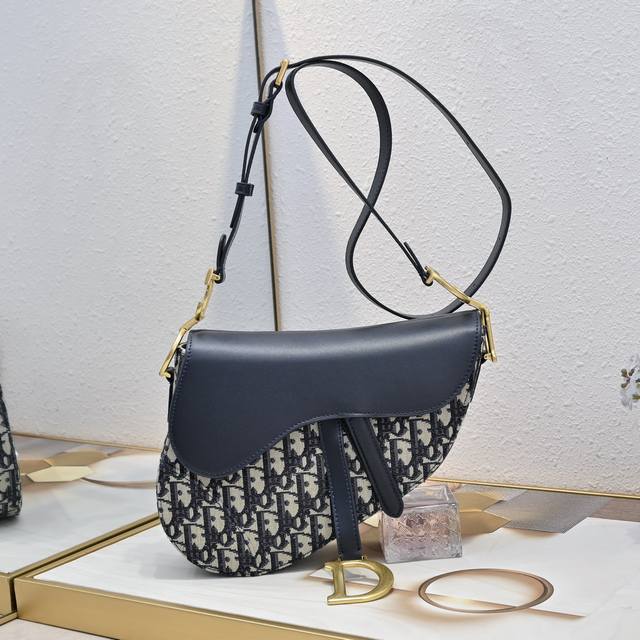 soft Saddle This Soft Saddle Reinterprets Dior's Classic Design And Creates A