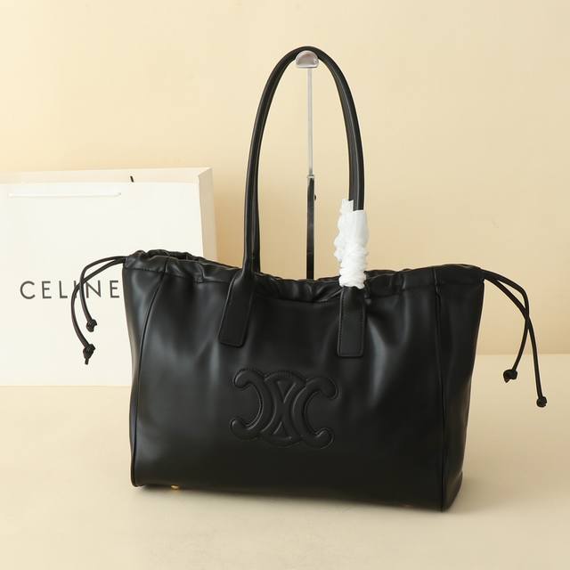 celin*The New Tote Has A Drawstring Design This Year's Big Bags Are Very Popu