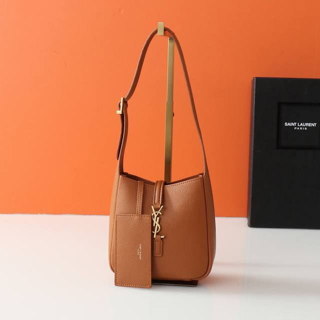 mini Underarm Bag This Year's Popular Second-Hand Underarm Bag Has Always Bee