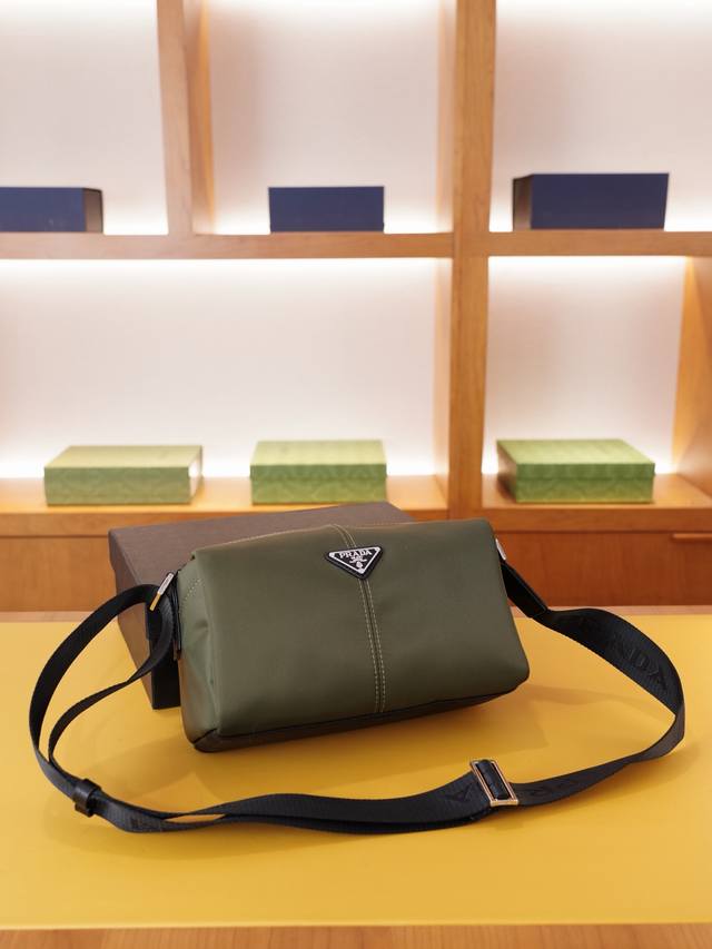 prada Prada Official Website Synchronized High Version Crossbody Shoulder Bag