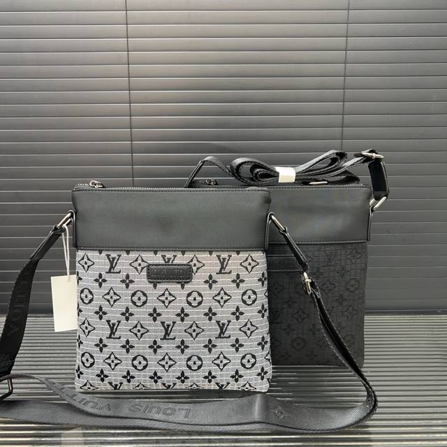 louisvuitton Louis Vuitton Nylon Cloth Messenger Bag Camera Bag Unisex Messen