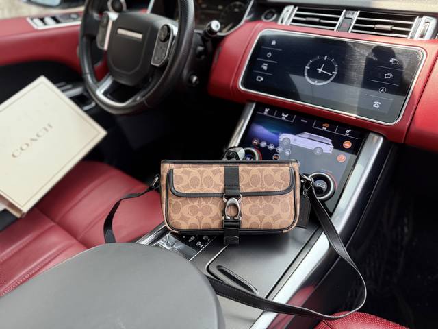 High-End New Coach Shoulder Bag Coach Camera Bag Coach Beck 21 Solid Color Logo