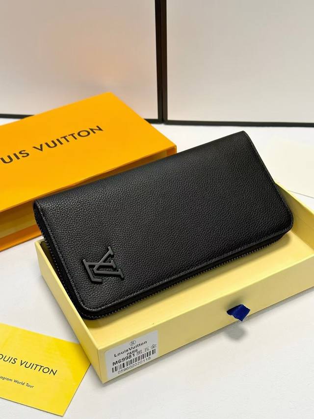 Color Black Size 19X10 Louis Vuitton's Century-Old Classic Heritage Can Easily P