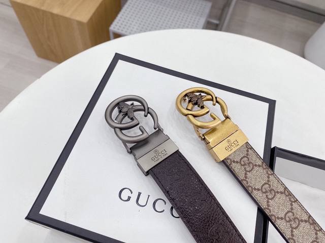gucci Double-Sided Gucci's New Interlocking G Buckle Is Deeply Influenced By