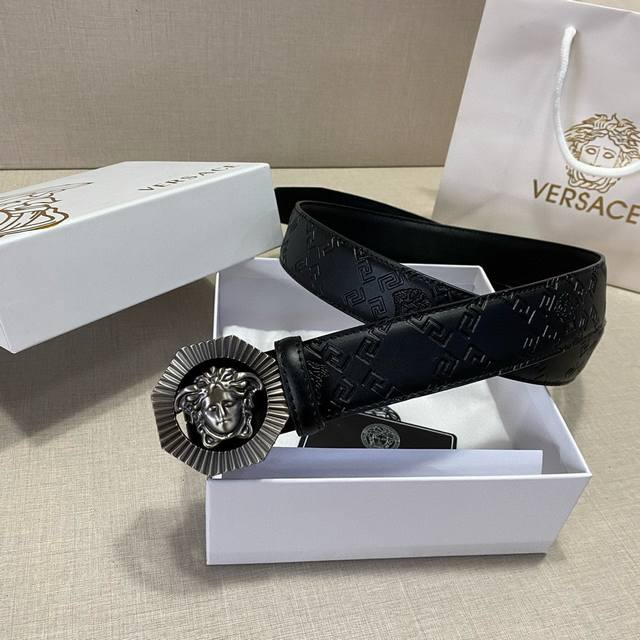 Versace Imported Calfskin Feels Fine And Soft With High-Quality Automatic Buckle