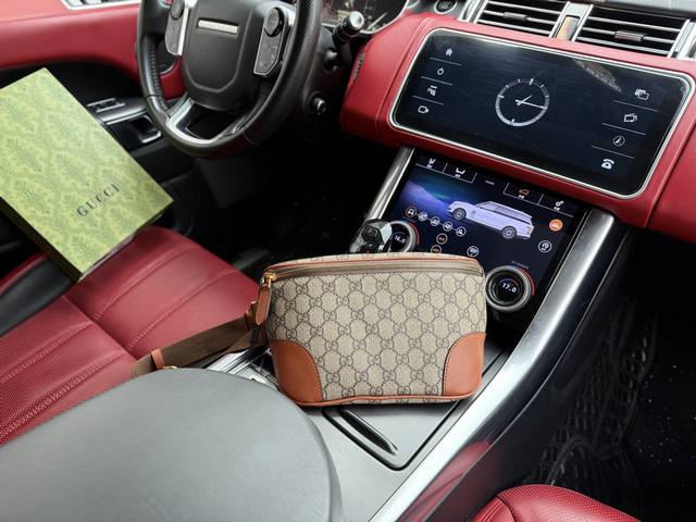 High-End New Gucci Waist Bag Gucci Shoulder Bag Gucci Classic Logo Coated Canvas