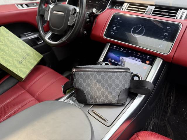 High-End New Gucci Waist Bag Gucci Shoulder Bag Gucci Classic Logo Coated Canvas
