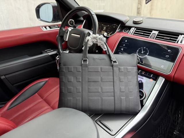 High-End Burberry Briefcase Burberry Handbag Men's Lychee Grain Leather Briefcas