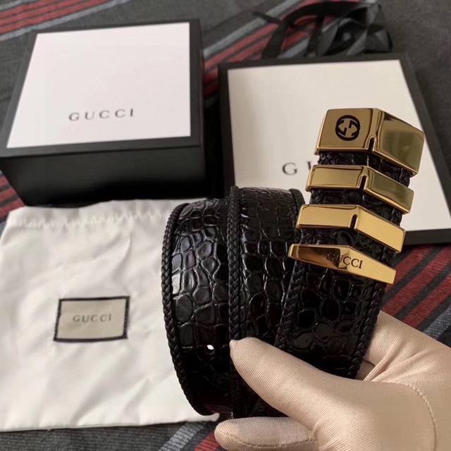 gucci Italy The Same Model Is On Sale At Gucci Counters. You Have To Keep It