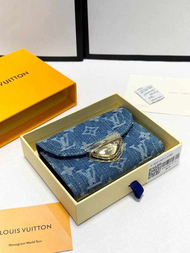 Color Blue Size 12X9.5X1.5 Portefeuille Victorine Made Of Stonewashed Monogram D