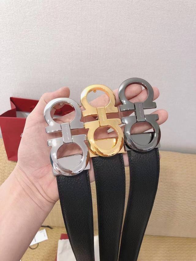 The First Choice For Gifts Is Ferragamo Ferragamo Belt, Which Perfectly Combines