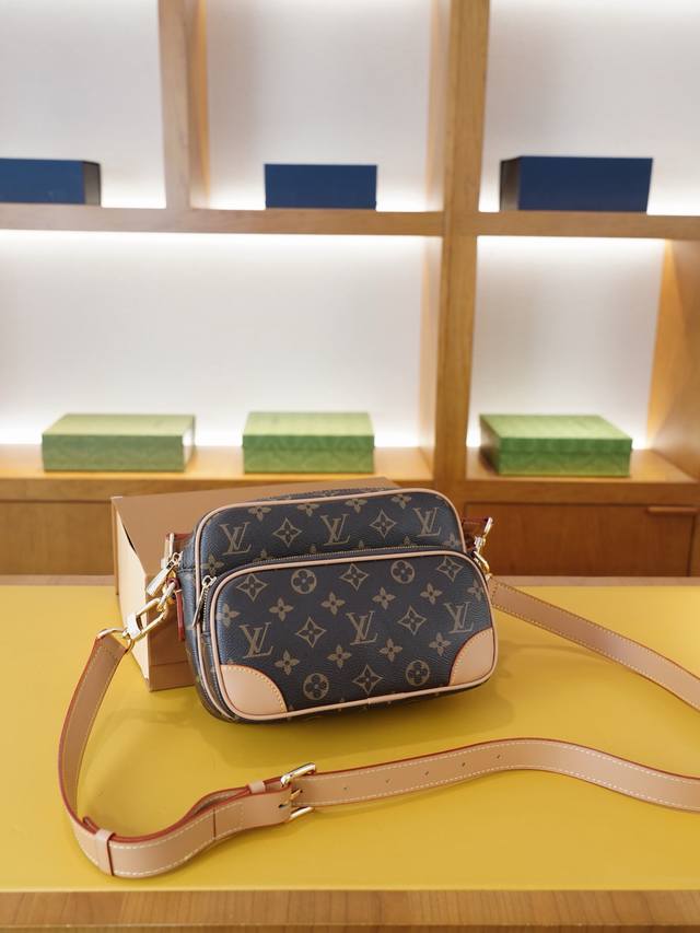lv High-End Crossbody Shoulder Bag From Louis Vuitton's Official Website. Tim