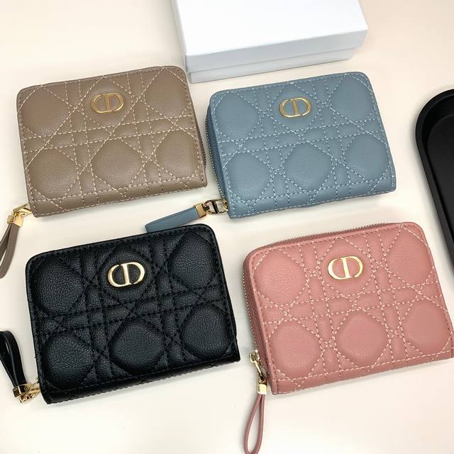 dior 928 Color Black Blue Gray Pink Size 12*9*5 The Latest Model From Dior Is