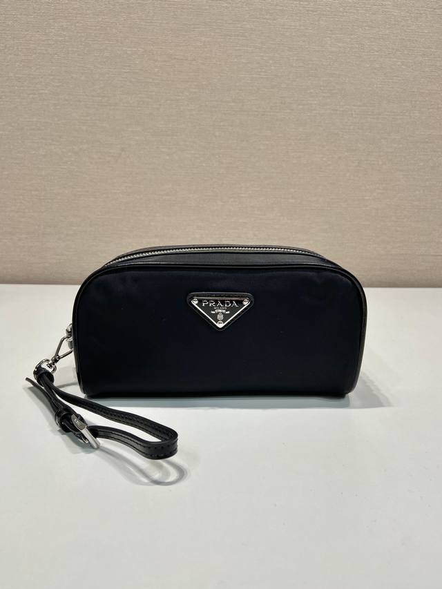 New Clutch 2Ne063 Unisex Model This Practical And Exquisite Small Bag Is Made Of