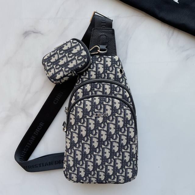 Dior's Latest Style Men's Chest Bag Original Quality Imported Fabric Material Li