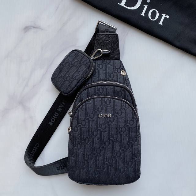 Dior's Latest Style Men's Chest Bag Original Quality Imported Fabric Material Li