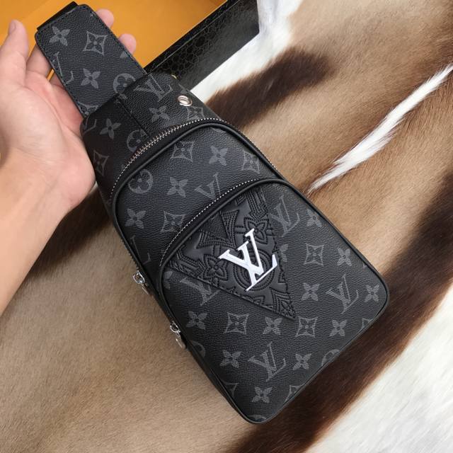 Many People Like The Bag 29-16-6 Model: 33223-1