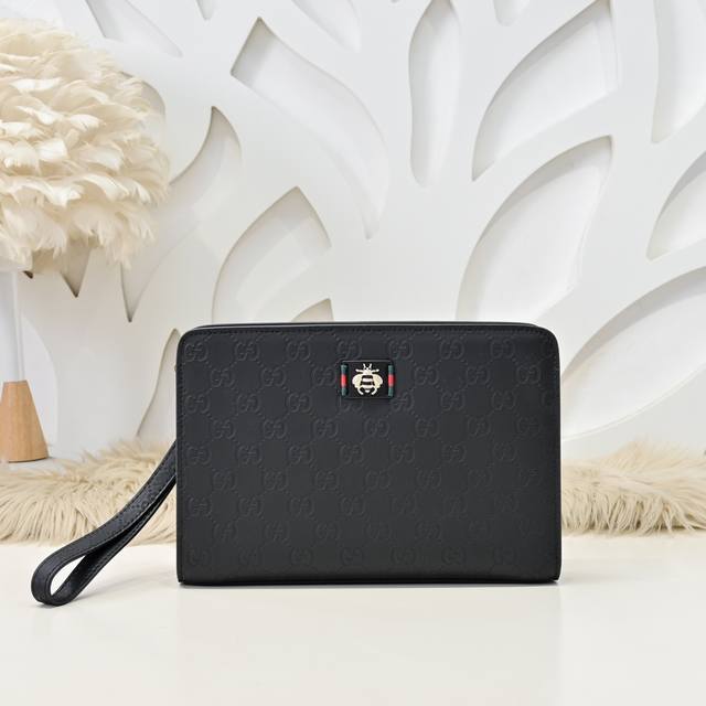 gucci-Gucci's Latest Men's Handbags Are Made Of Imported Calfskin Leather. Th
