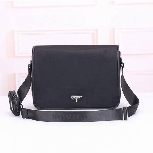 prada-Prada's Latest Men's Messenger Bag Official Website Uses Original Impor