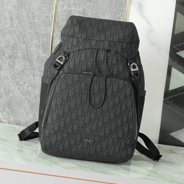 this Dior 8 Backpack Is A New Addition To The Summer 2024 Men's Collection. I