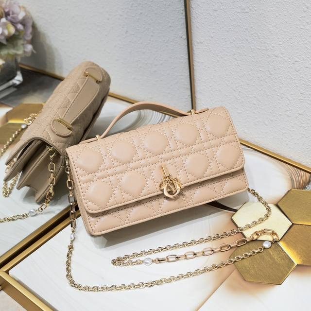 Model: Cd- Lambskin Lady Dior Pearl Clutch With Box This Clutch Is A New Arrival