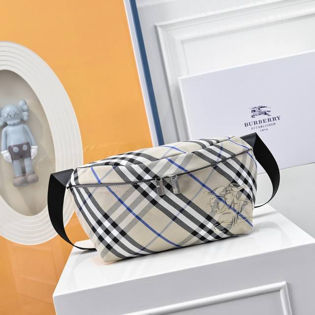 New Arrival The Latest Crossbody Bag From Bur. Decorated With Fine Bur Plaid And