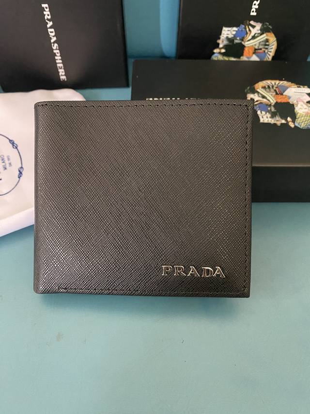 prada Men's Short Wallet Latest Style Counter Official Website Synchronized G