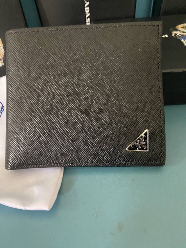 prada Men's Short Wallet Latest Style Counter Official Website Synchronized G