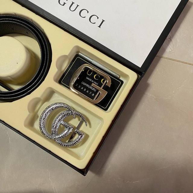 Gucci Boutique Double Buckle Gift Box Set With Gift Box Available At The Counter
