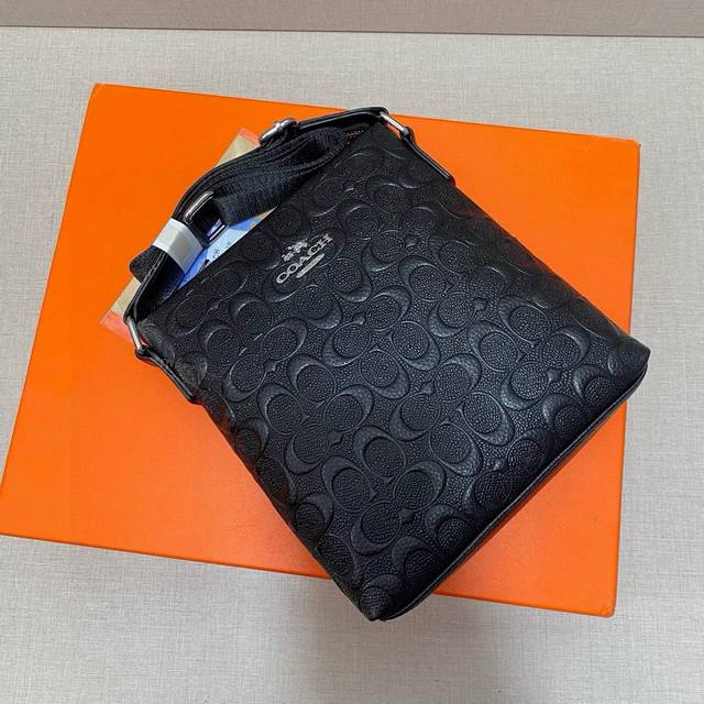 Coach Briefcase Is A Very Practical Choice And A Must-Have For Holiday Gifts Siz