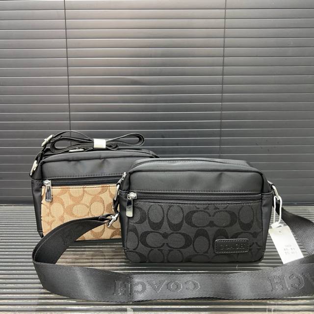 coach Coach Nylon Cloth Messenger Bag Camera Bag Unisex Messenger Bag Shoulde
