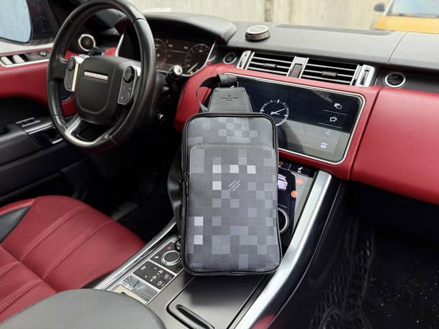 High-End New Louis Vuitton Lv Chest Bag Louis Vuitton Messenger Bag Louis Vuitto