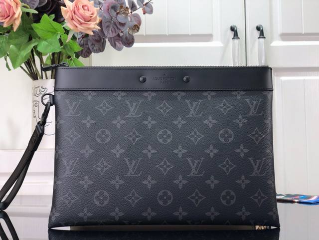 Louis Vuitton Pochette To-Go Clutch M82079 This Pochette To-Go Clutch Is From Th