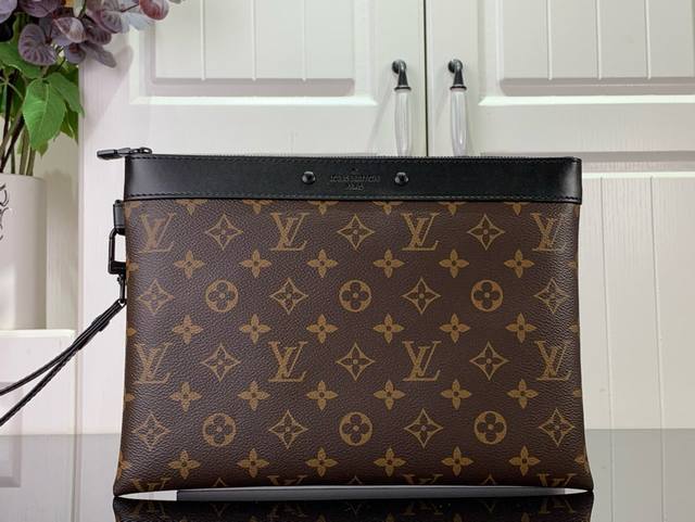 Louis Vuitton Pochette To-Go Clutch M82079 This Pochette To-Go Clutch Is From Th