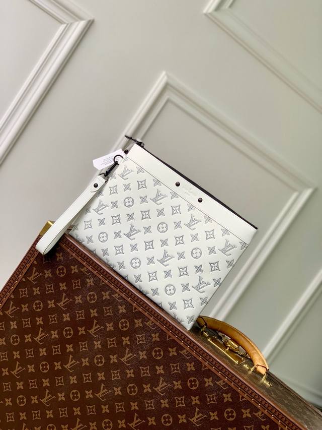 Louis Vuitton M81570 Elegant White New Season Pochette To-Go Clutch This Pochett
