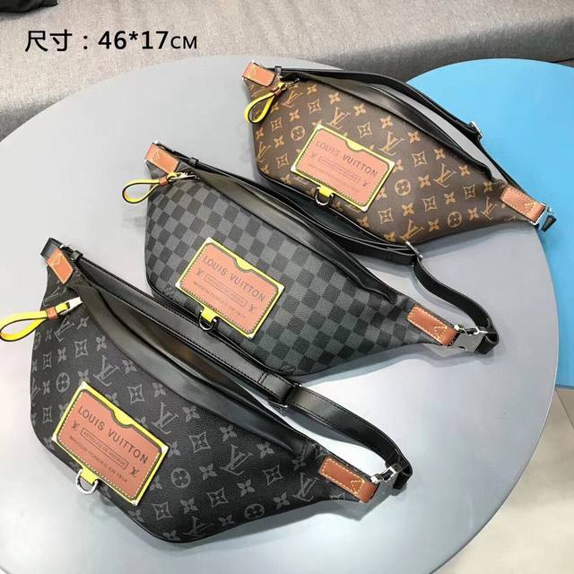 Louis Vuitton's Latest Official Model M95055M45220 Black Flower Badge Men's New