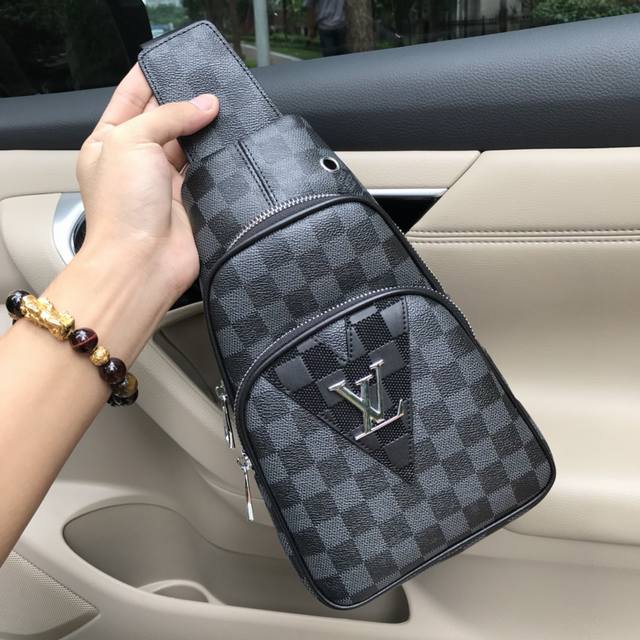 Many People Like The Bag 29-16-6 Model: 33223-1