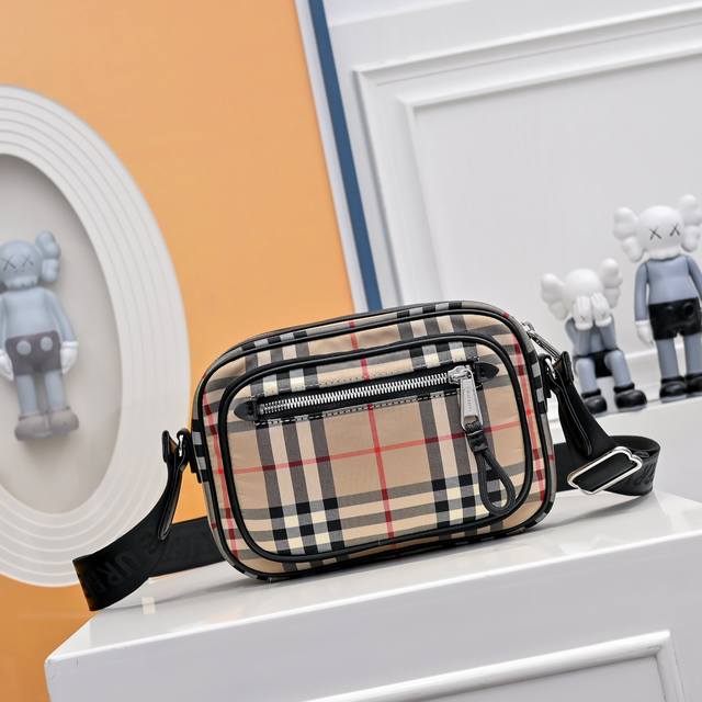 Original Burberry Men's Counter Shoulder Messenger Bag Camera Bag Counter Classi