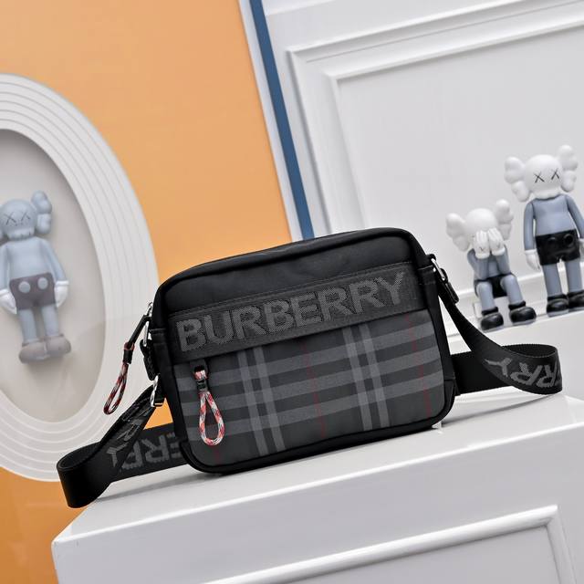 Full Set Of Packaging Original Burberry Men's Counter Shoulder Bag Camera Bag Co