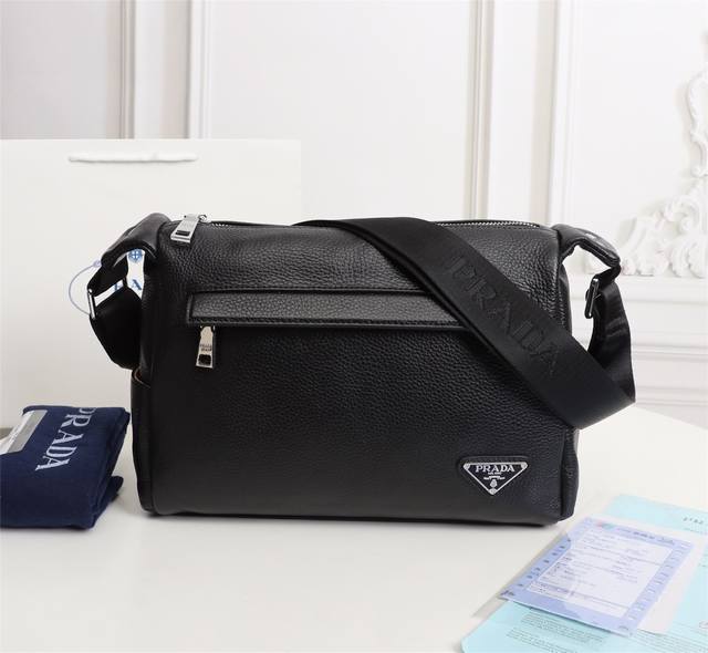 Model 816 Prada Released A New Crossbody Bag With Full Personality And High Prac