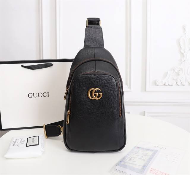 Model 677-1 Gucci G-Home Chest Bag Is On The Market. Top Layer Cowhide Retro Har