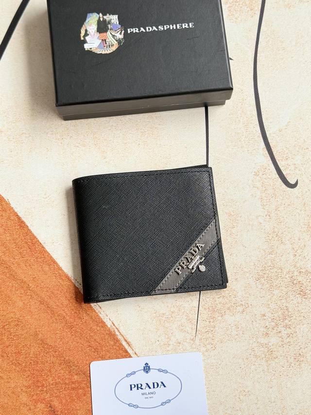 prada Men's Short Wallet Latest Style Counter Official Website Synchronized G