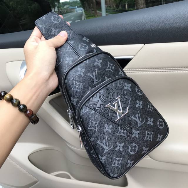 Many People Like The Bag 29-16-6 Model: 33223-1