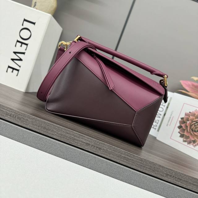 lw New Small Classic Cowhide Puzzle Handbag The Debut Handbag From The House